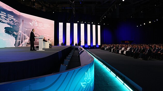 Rusk� prezident Vladimir Putin na ekonomick�m na f�ru ve Vladivostoku (12. z��� 2023)