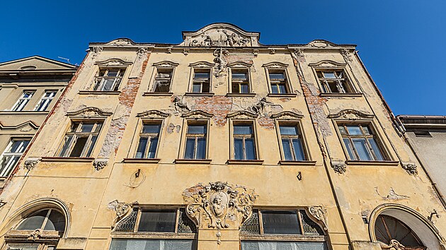 Zchátralý Grandhotel U Jiránků ve Dvoře Králové nad Labem