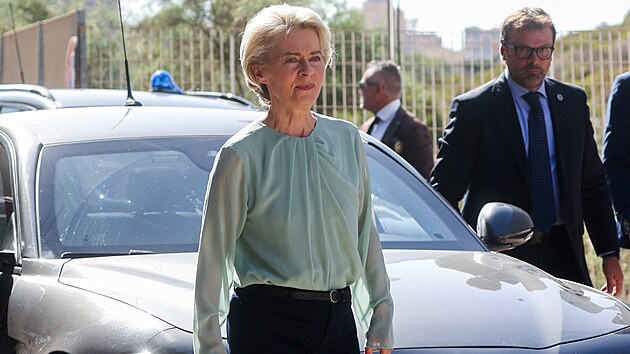 Pedsedkyn Evropsk komise Ursula von der Leyenov navtvila italsk ostrov Lampedusa. (17. z 2023)