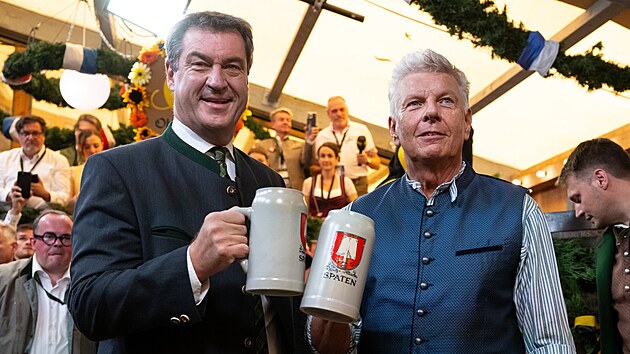V Mnichov byl zahjen tradin pivn festival Oktoberfest naraenm prvnho sudu. Tohoto kolu se 
 i letos zhostil premir Dieter Reiter. (16. z 2023)