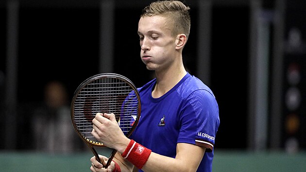 Jiří Lehečka během zápasu ve skupině finálového turnaje Davis Cupu ve Valencii...