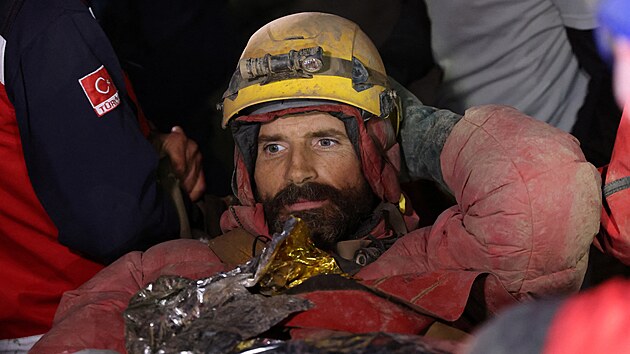 Záchrana amerického speleologa Marka Dickeyho z turecké jeskyně (12. září 2023)