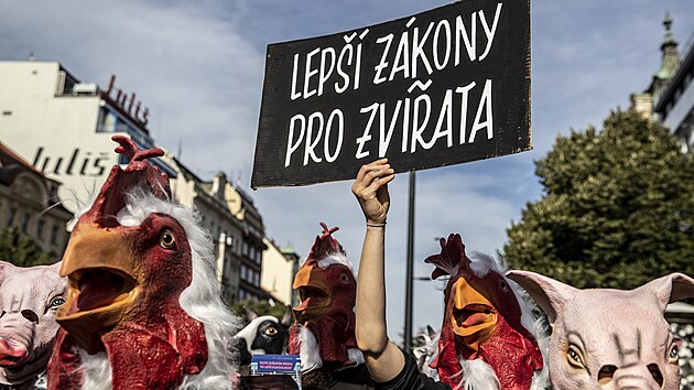 Aktivist� z hnut� Obraz - obr�nci zv��at protestovali proti v�vozu �iv�ch zv��at z EU. (18. z��� 2023)