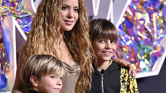 Shakira a jej synov Sasha a Milan Piqu na MTV Video Music Awards (Newark, 12. z 2023)
