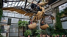 Mechanický pták vyrobený z ocele a deva v Nantes ve Francii