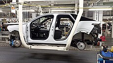 Výroba nového Peugeotu 3008 v továrn� v Sochaux se rozbíhá.