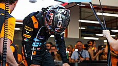 Lando Norris v helm�, na její� tvorb� se podílela i �eská studentka Denisa...