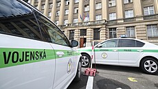 Národní centrála proti organizovanému zlo�inu zasahuje na Generálním �tábu...