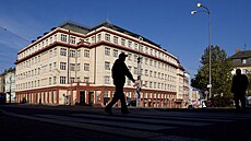 Liberecký Skloexport Budovu u libereckého nádra�í se stát sna�í prodat u�...