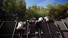 Italský ostrov Lampedusa se potýká s ne�ekan� vysokým po�tem p�íchozích...
