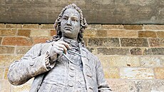 Soubor soch um�lc� a stavitel� od výtvarníka Mo�ice �ernila se do�kal oprav a...