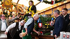 V Mnichově byl zahájen tradiční pivní festival Oktoberfest naražením prvního...