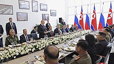 Oficiální ob�d, kterého se v Rusku ú�astnil prezident Vladimir Putin a v�dce...