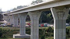 Stavba havlí�kobrodského jihovýchodního obchvatu mí�í k záv�ru. Tento týden by...