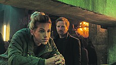 Andrea Mohylová v roli agentky Em a Mat�j Hádek coby �éf výzkumu v Institutu...