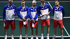 Český daviscupový tým před prvním utkáním skupiny finálového turnaje ve...