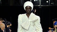 Úst�ední roli hrají ma�le v nové kolekci Balmain.