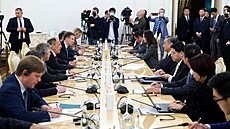 Setkání ruského ministra zahrani�í Sergeje Lavrova s nejvy��ím �ínským...
