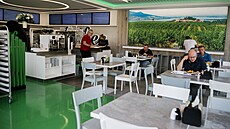 Bistro Fat-free: Dominantn barvou kantny je zelen. (18. z 2023)