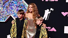 Shakira a její synové Milan a Sasha Piqué na MTV Video Music Awards (Newark,...
