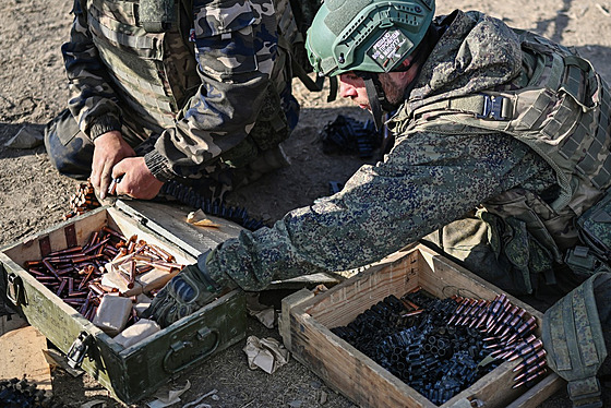 Rekruti ruské armády pi cviení v okupované ukrajinské Luhanské oblasti (13....