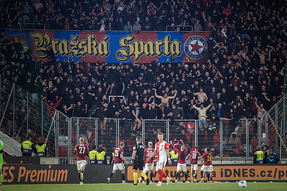 Hrái i fanouci Sparty slaví remízu se Slavií jako vítzství