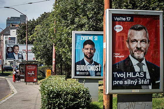 Pedvolební billboardy slovenských stran Hlas-SD, Progresivní Slovensko a...