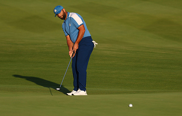 Golfista Rahm vzdal kvůli infekci v noze start na turnaji US Open