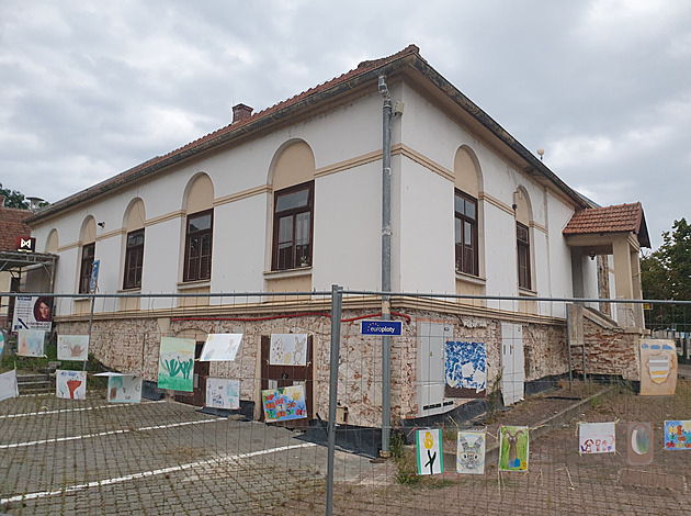 Z p�vodního objektu z�stanou pouze dv� obvodové st�ny, je� zachovají historický...