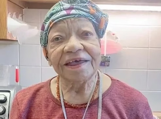 Ženě bude 103 let. Koukejte na svět s radostí, radí na dlouhověkost