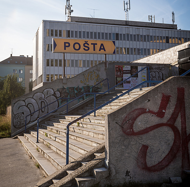 Pošta nakonec zrušila aukci budovy na Pankráci, o níž měla zájem Praha