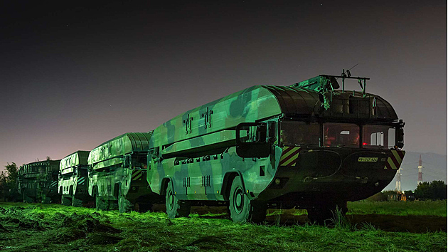 VIDEO: Obojživelné vozidlo Amphibie M3 používá NATO na zdolávání řek