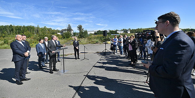 O kompenzacích za lithium Fiala na Teplicku mlčel, slíbil pracovní skupinu