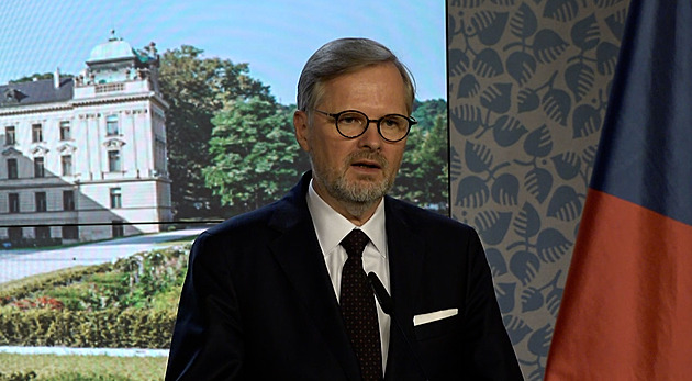 Kouzelníci. Jak má fungovat stát, když se nelze spolehnout na čísla v nejdůležitějším zákoně roku