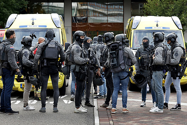 Po střelbě v Rotterdamu jsou nejméně tři mrtví. Motiv útočníka policie vyšetřuje