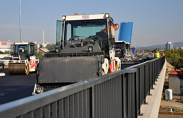 Stavbaři otevřou nový most na průtahu Libercem, provoz bude zatím omezený