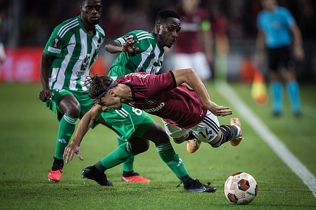 Nepřeberně možností, jak může Sparta dopadnout. Mistr vyrazil do boje na Kypr