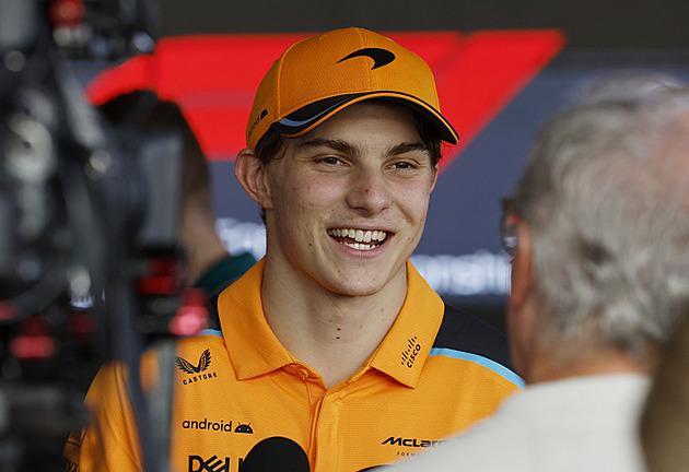 Umím to líp. Jak si Piastri nesměle vyuchtnával první stupně vítězů