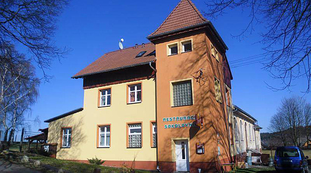 Sokolovna v Krásné u Ae se stala novým kulturním a spoleenským centrem obce.