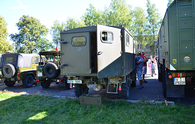 Radiovůz z dob Studené války zdolá každý terén, je atrakcí všech přehlídek