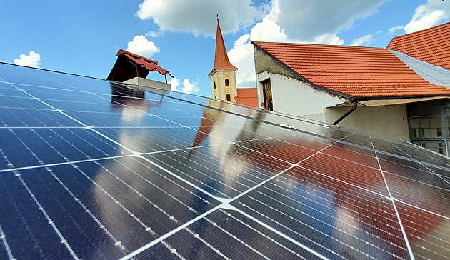 Čtvero zásad, jak pořídit fotovoltaickou elektrárnu bez strachu z požáru