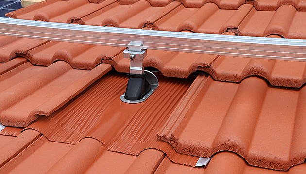 Čtvero zásad, jak pořídit fotovoltaickou elektrárnu bez strachu z požáru