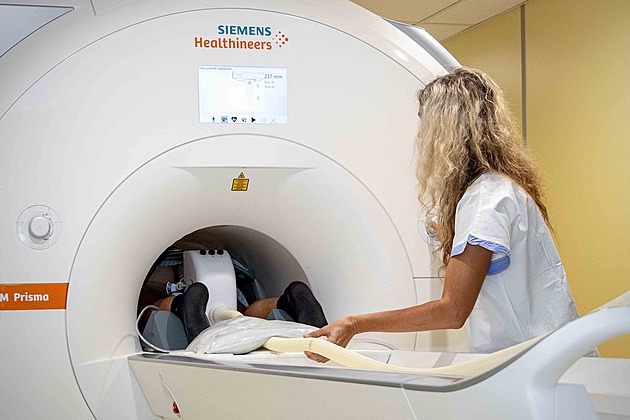 Novinka v ostravské nemocnici. Vzorky tkáně z nemocné prostaty odebírá robot