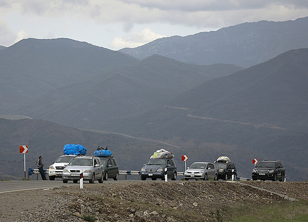 Ovládl Karabach, aby pomstil otcovu potupu. Uteklo už 100 tisíc Arménů