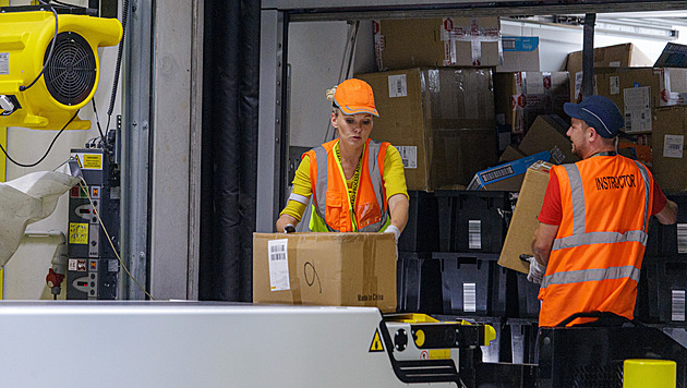 Amazon už se chystá na předvánoční nával, v Kojetíně chce posílit o 1 300 lidí