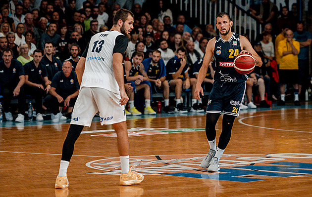 Ostravští basketbalisté se proti Slavii dočkali první ligové výhry