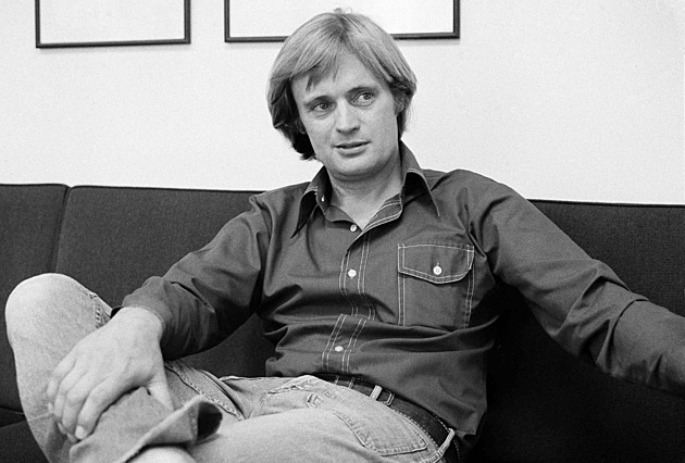 Zemřel David McCallum. Z ruského špiona stvořil idol s beatlesáckým sestřihem