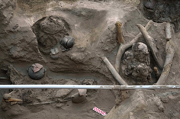Pracovníci plynárenské firmy v Limě objevili mumie z dob před vznikem říše Inků