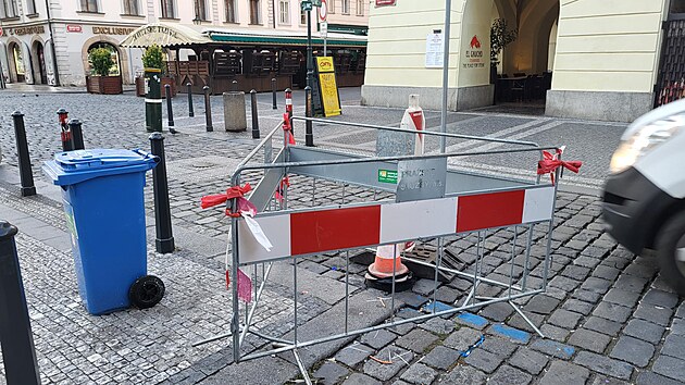 <p>V těchto dnech byl v Praze 1 na Starém Městě v Melantrichově ulici  poškozen sloupek. Už byl odvezen.</p>