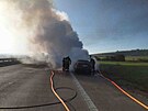 Po��r auta zastavil provoz na d�lnici D2. (29. z��� 2023)